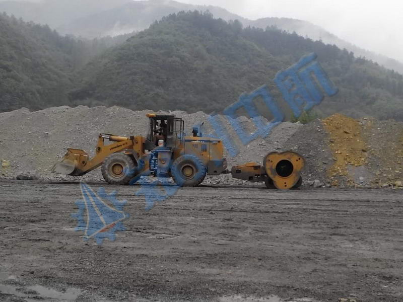 沖擊式壓路機租賃