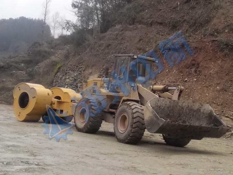 湖南石屏縣沖擊壓路機現場視頻